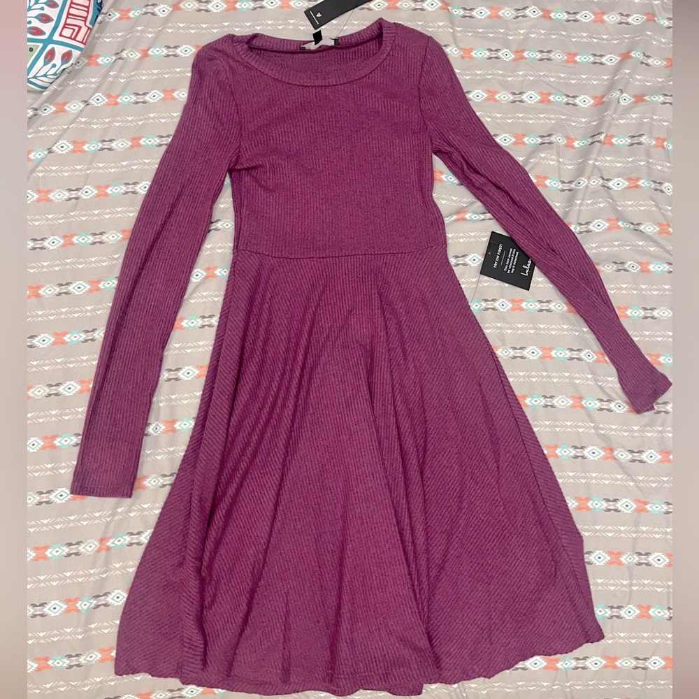 Lulu’s long-sleeved midi dress. Mauve purple. US size XS. NWT.
